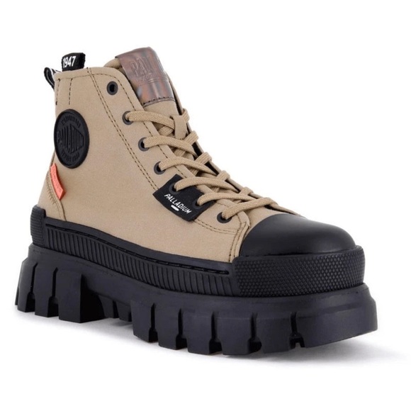 Palladium Shoes - Palladium Revolt High Top Boots SZ 8.5 – New in Box